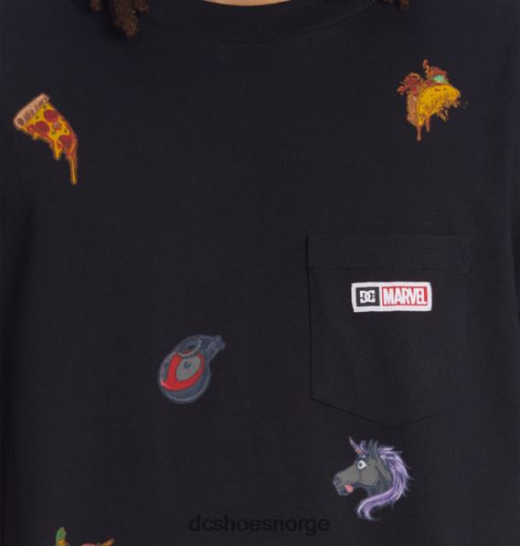 DC Shoes herre marvel deadpool x dc all over pocket t-skjorte X0FD0404 svart